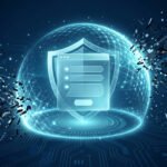 Un bouclier numérique protégeant un formulaire web au sein d'une sphère lumineuse sur fond technologique.